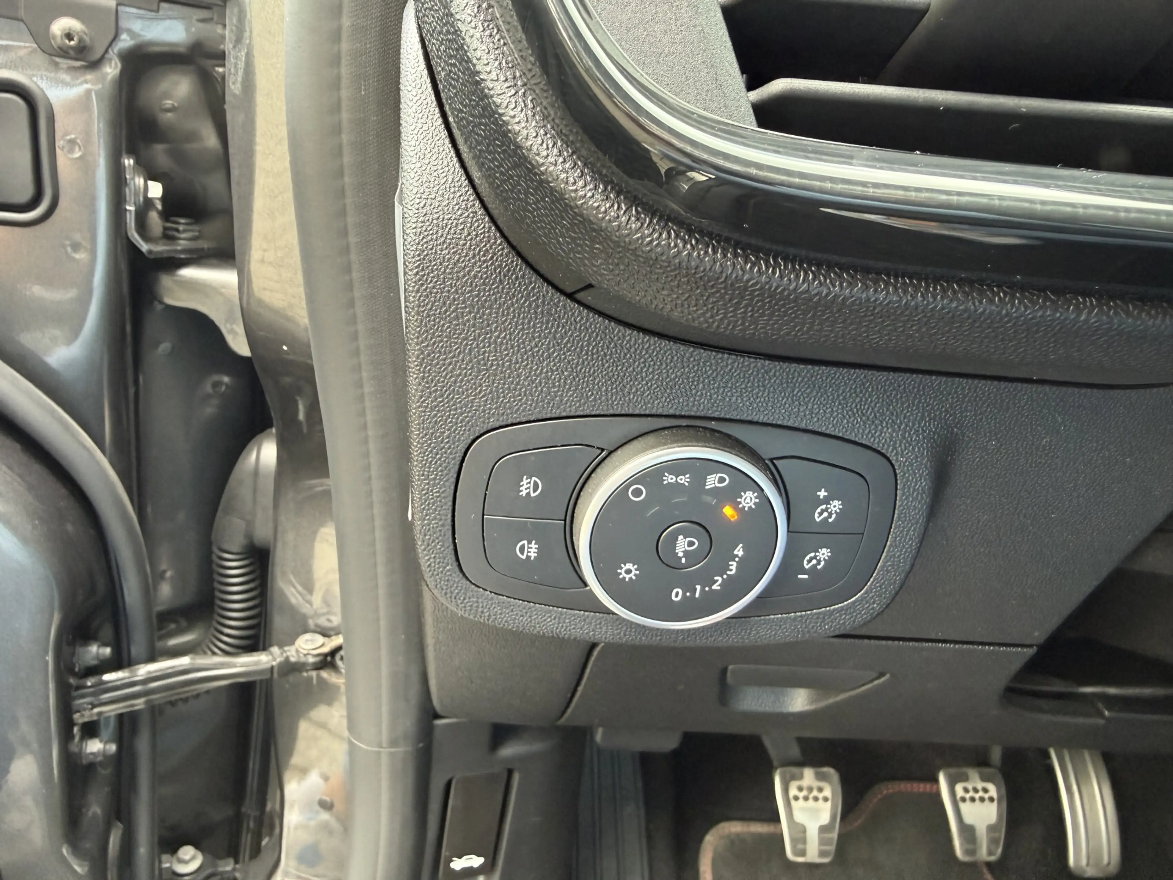 Ford Fiesta 1.0 EcoBoost ST-Line — photo 14