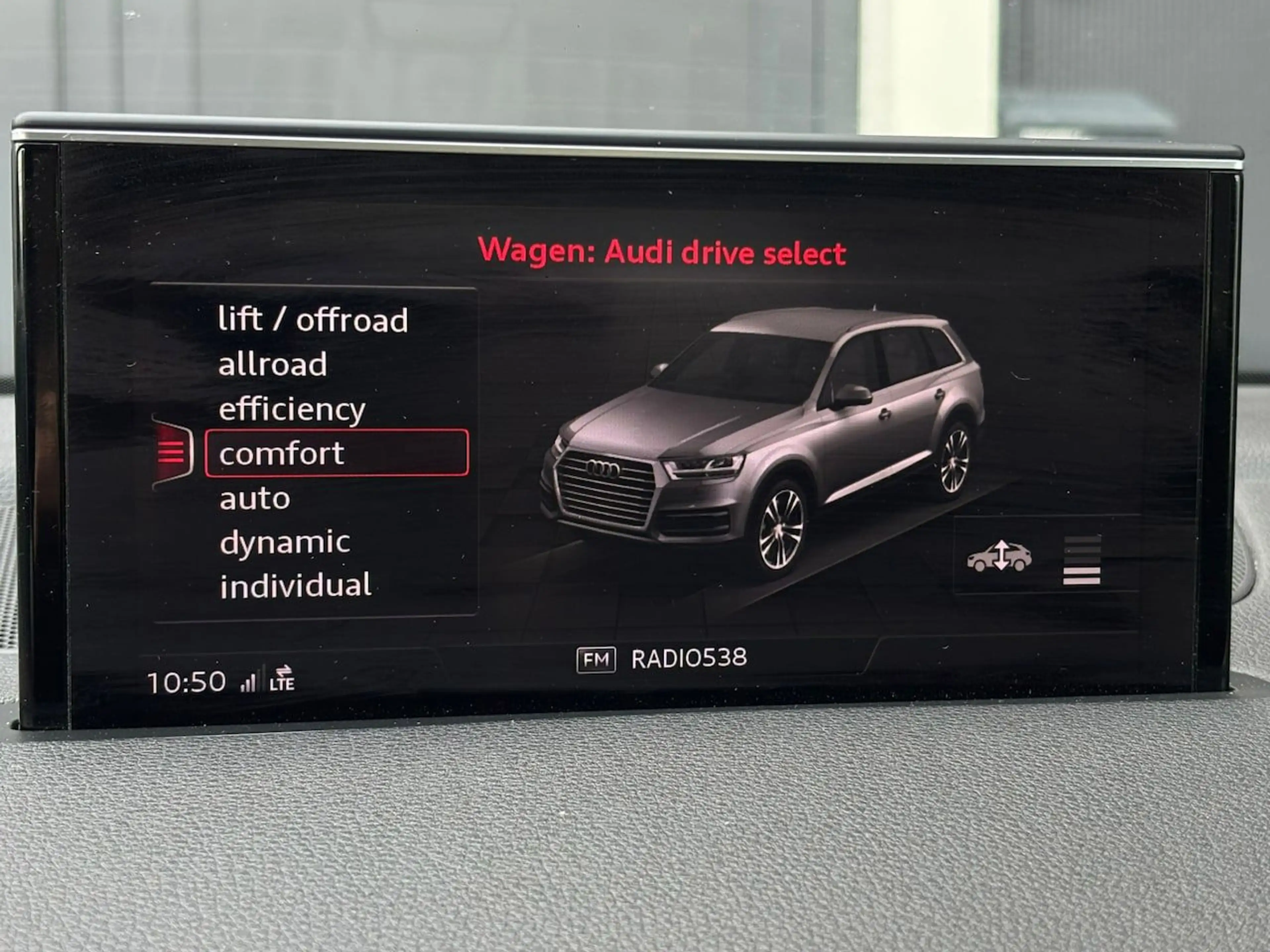 Audi Q7 SQ7 4.0 TDI SQ7 quattro — photo 10