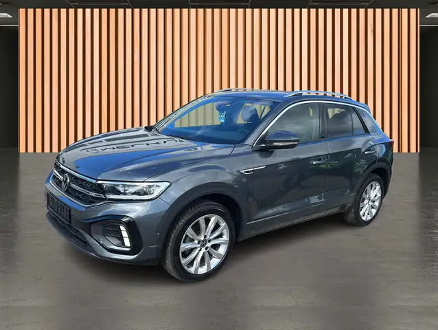 Volkswagen T-Roc view 2