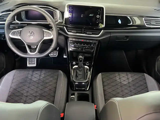 Volkswagen T-Roc view 11