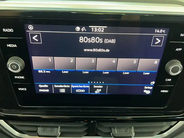 Volkswagen T-Roc view 18