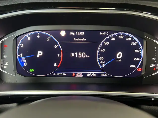 Volkswagen T-Roc view 23