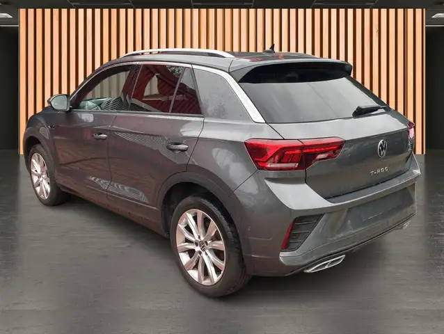 Volkswagen T-Roc view 5
