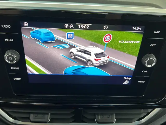 Volkswagen T-Roc view 20