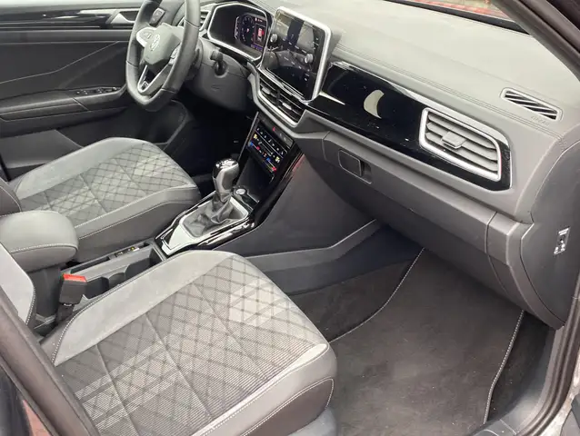 Volkswagen T-Roc view 20