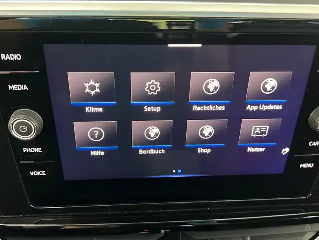 Volkswagen T-Roc view 16