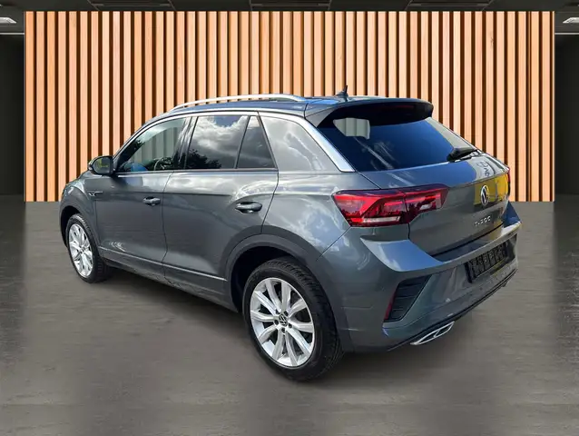 Volkswagen T-Roc view 4