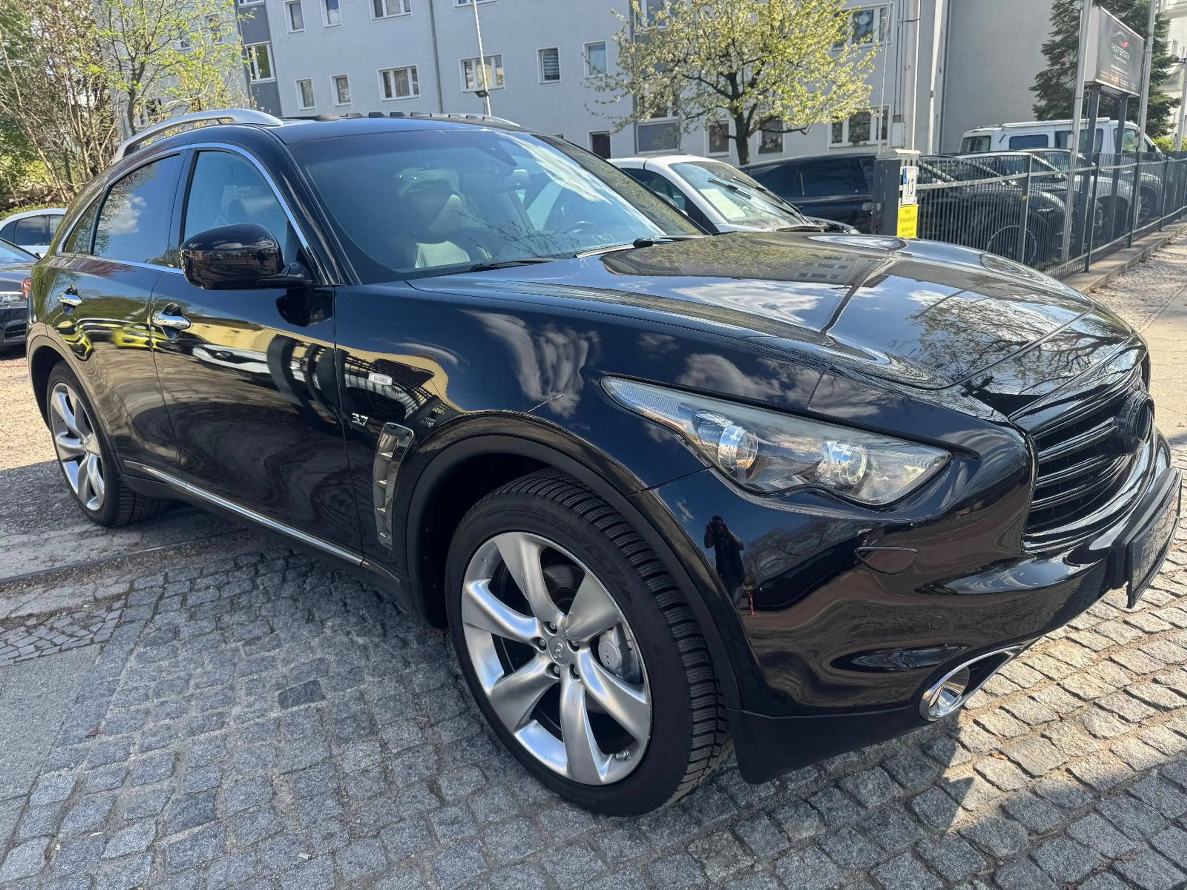 Infiniti QX70 3.7 Premium S*EGSD*360°KAMERA*PARKASSIS.* — photo 6