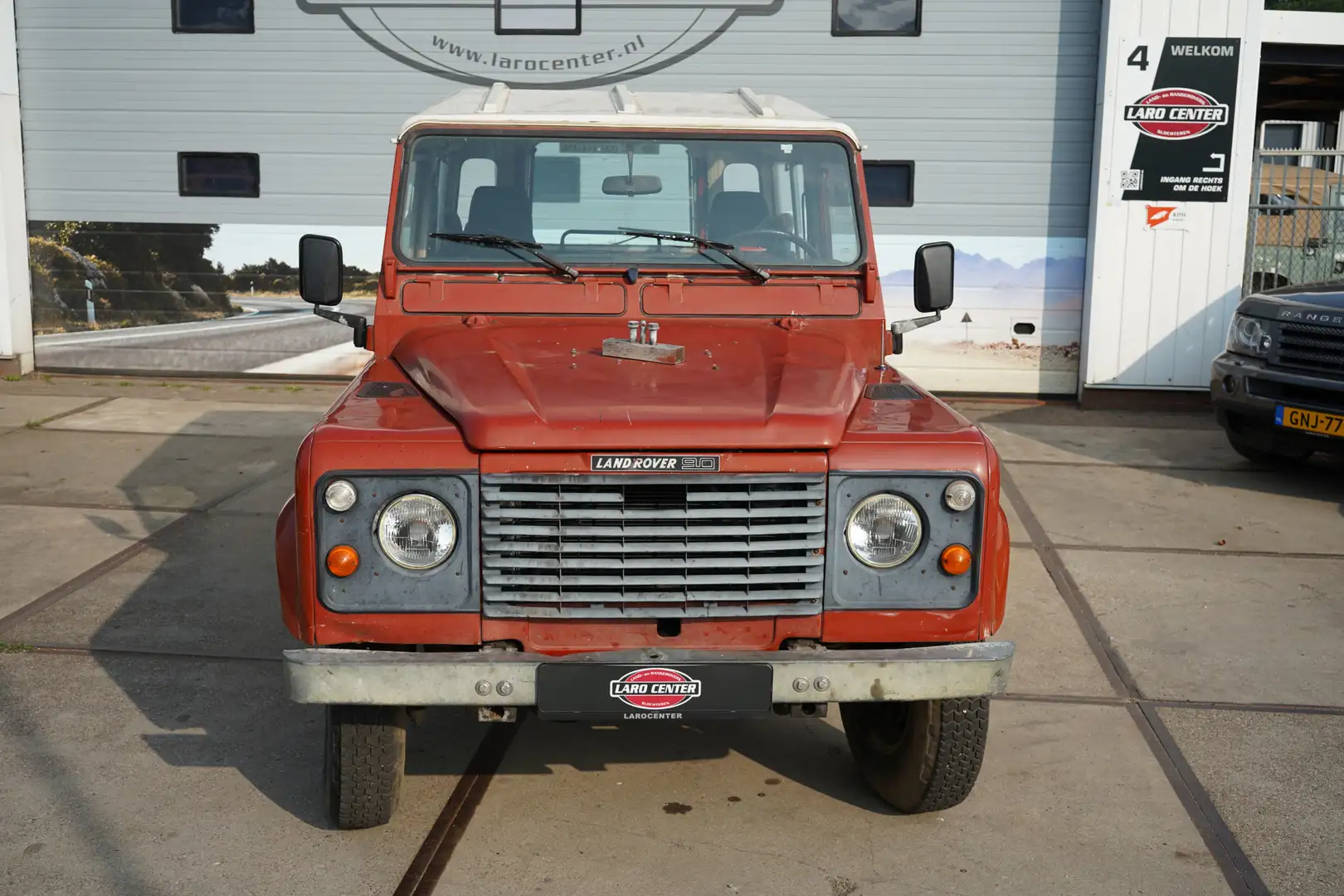 Land Rover Defender 90 - 2