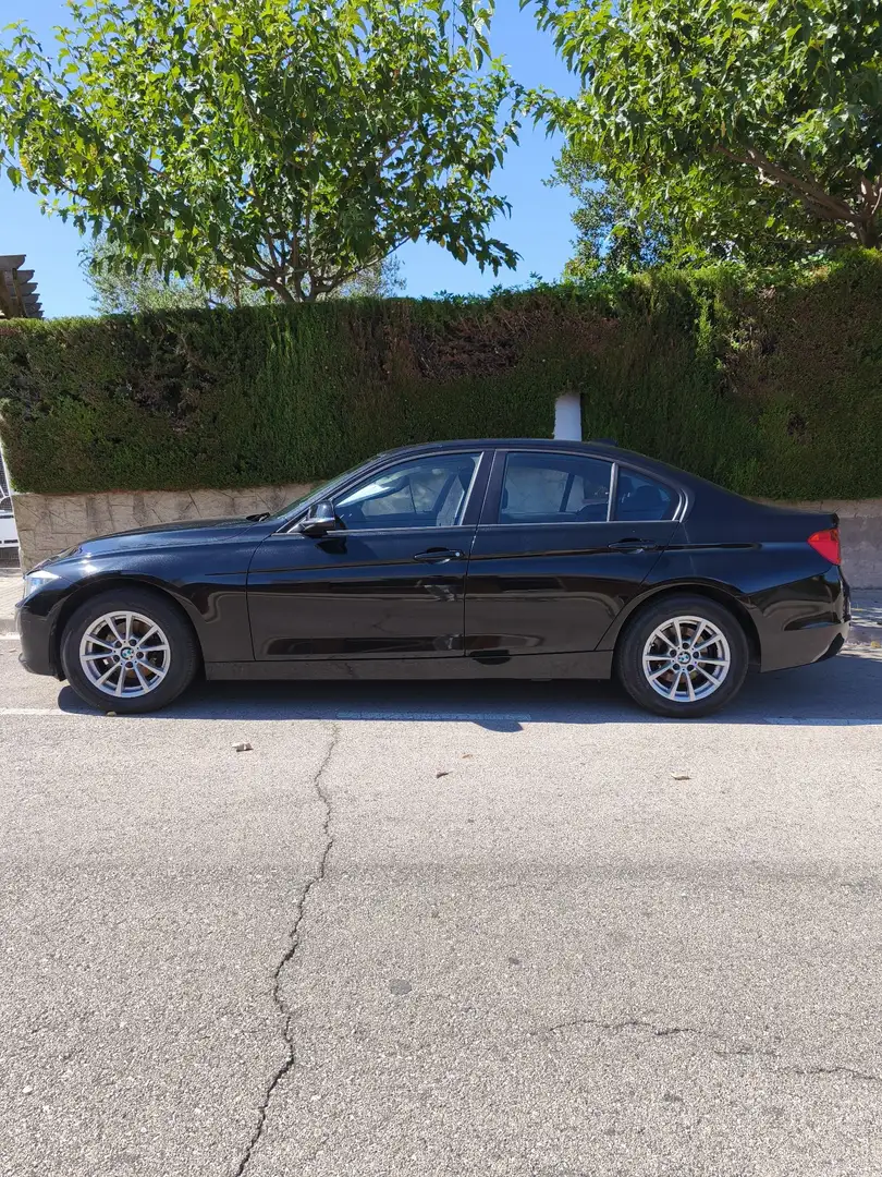BMW 316 316dA Essential Edition - 2