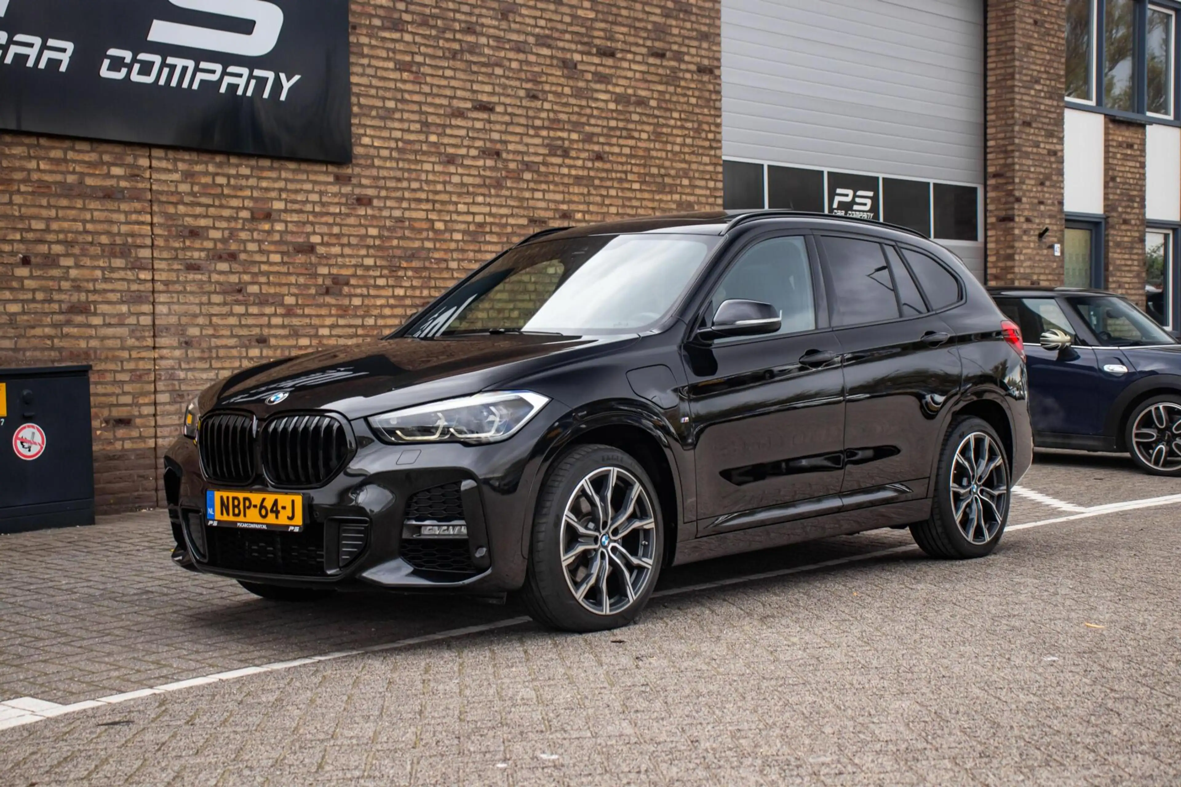 BMW X1 xDrive25e M-Sport, Pano, Leder, Trekhaak, Ambient, — photo 2