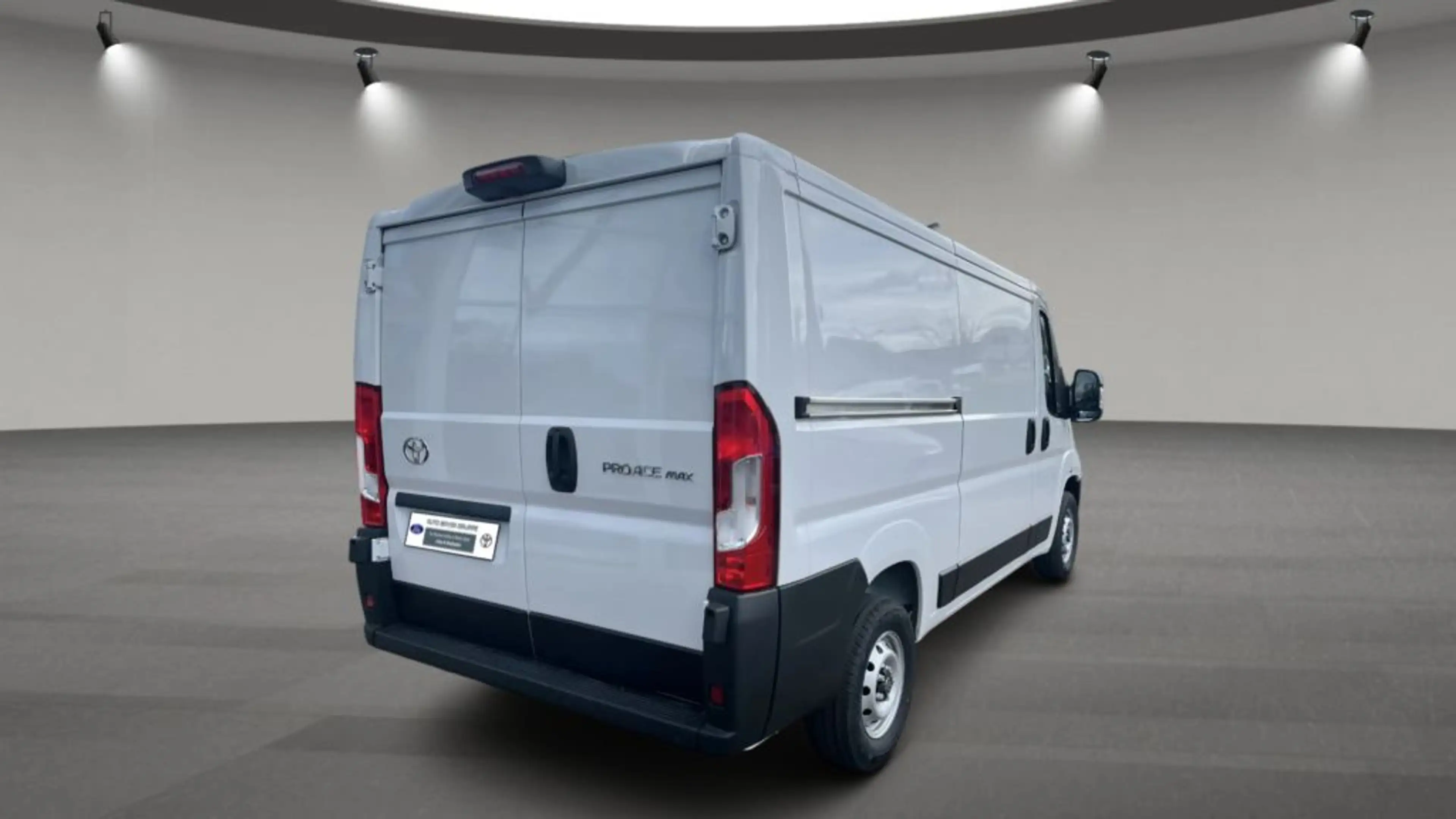 Toyota Proace Max 2.2-l-D 33 L2H1 Duty — photo 3