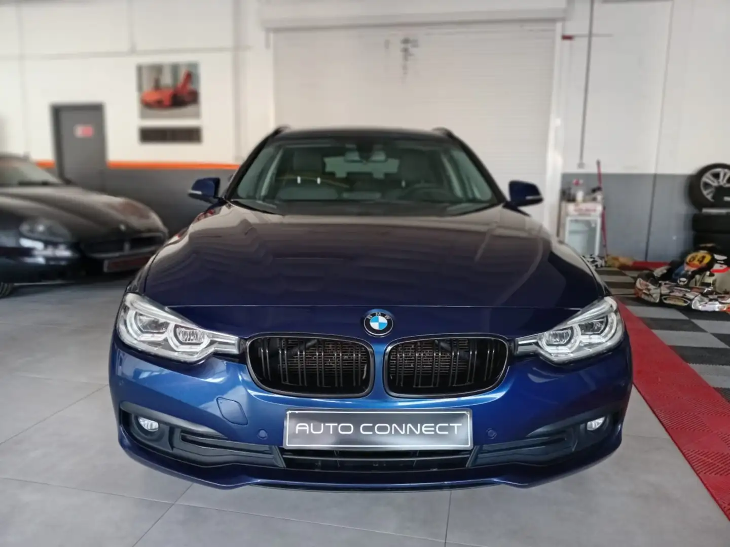 BMW 318 *LED*CUIR*NAVI*RADAR*JANTES* Bleu - 2