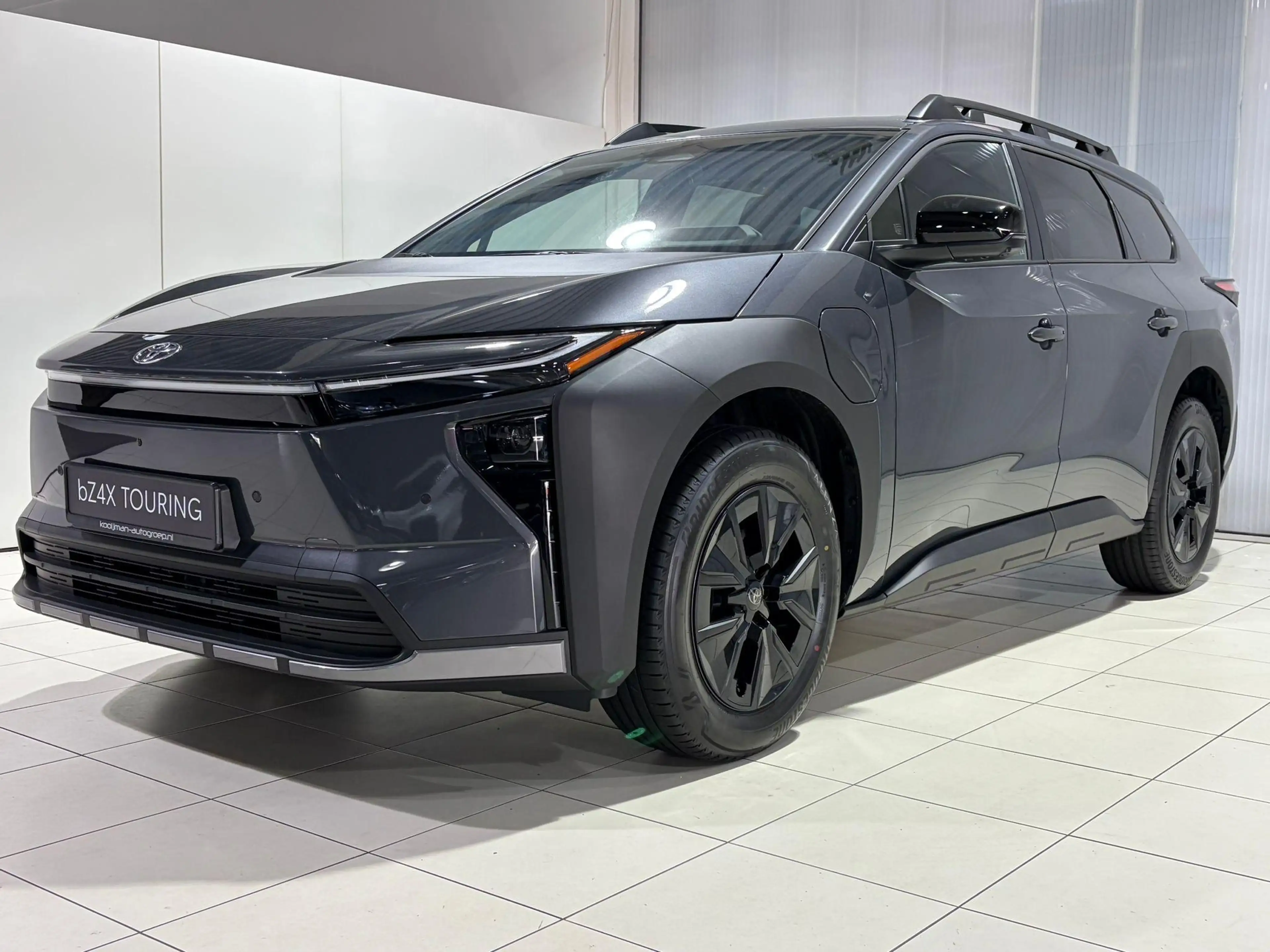 Toyota bZ4X Touring Dynamic 75 kWh Direct leverbaar, € 3000 In — photo 2