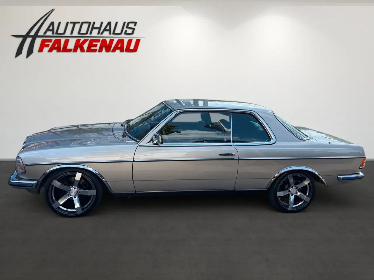 Mercedes-Benz 230 CE W123 Coupe, foto 7