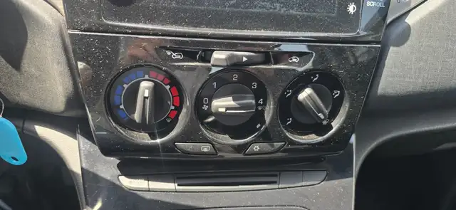 Lancia Ypsilon view 8
