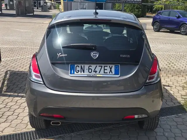 Lancia Ypsilon view 5