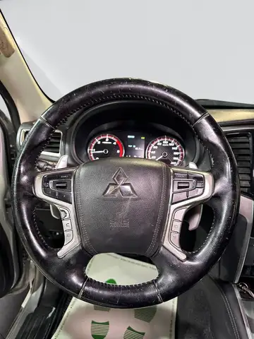 Mitsubishi L200 view 7
