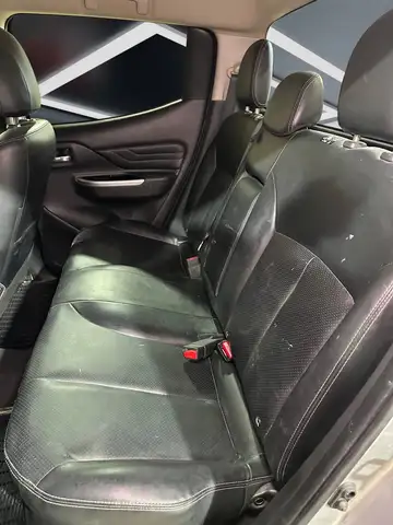 Mitsubishi L200 view 11