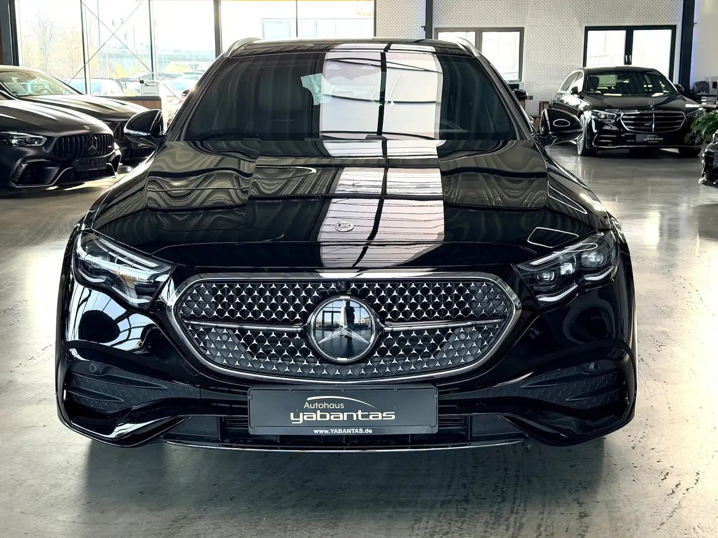 Mercedes-Benz E 300 T e AMG Line Advanced Plus DISTRONIC PLUS Pano Hea Schwarz - 2