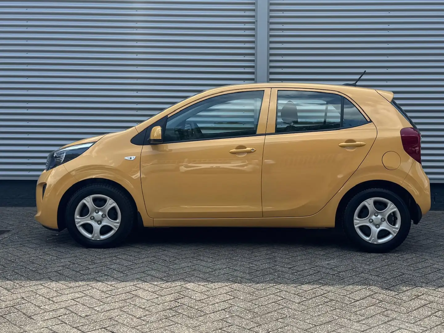Kia Picanto 1.0 DPi 67pk 4-zits ComfortLine | Bluetooth | Airc Geel - 2