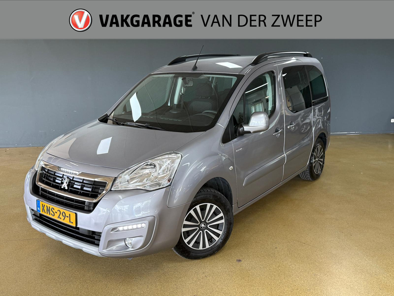 Peugeot Partner Tepee 1.2 PureTech Allure | Navigatie | Trekhaak |