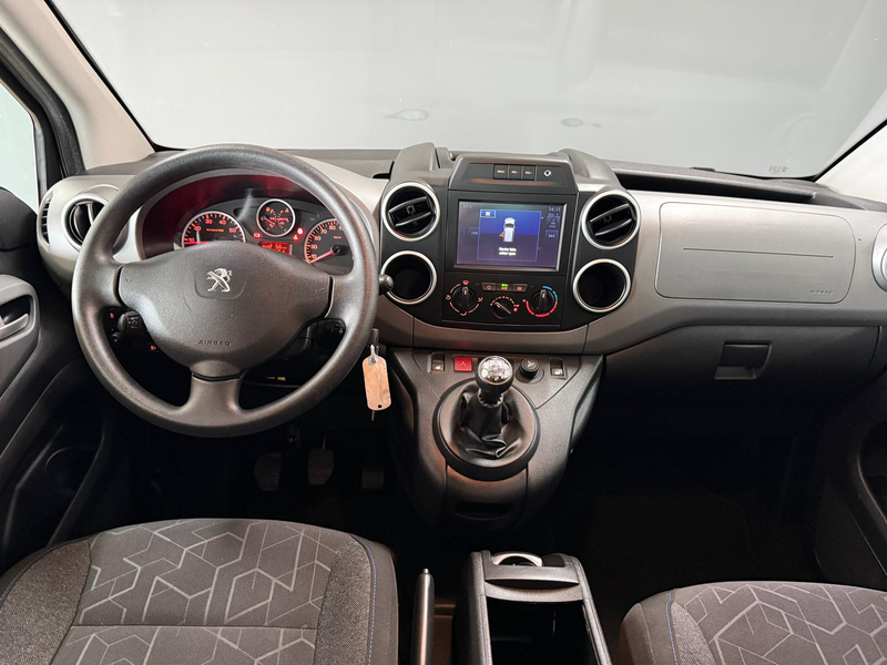 Peugeot Partner Tepee 1.2 PureTech Allure | Navigatie | Trekhaak | — photo 12