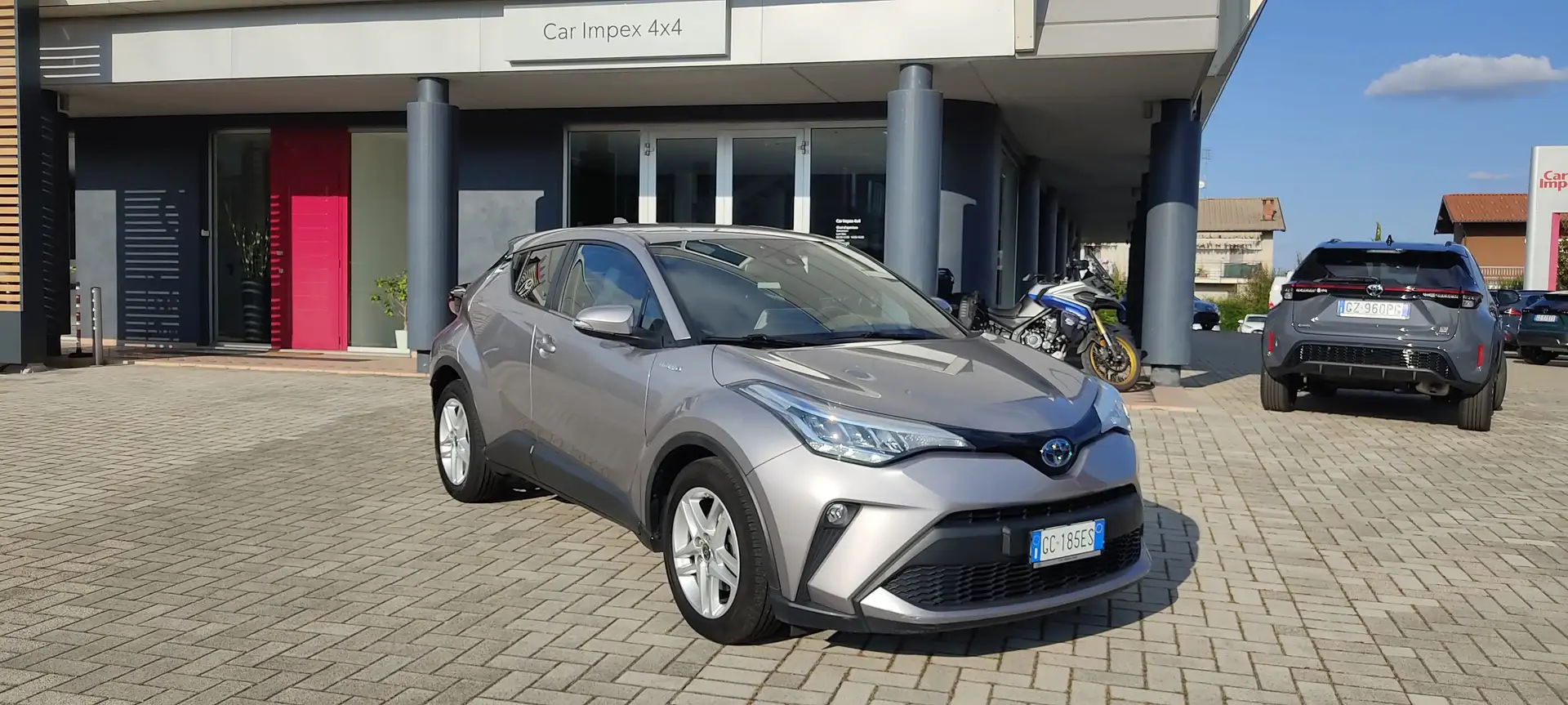 Toyota C-HR 1.8 Hybrid 122CV Active Grigio - 1