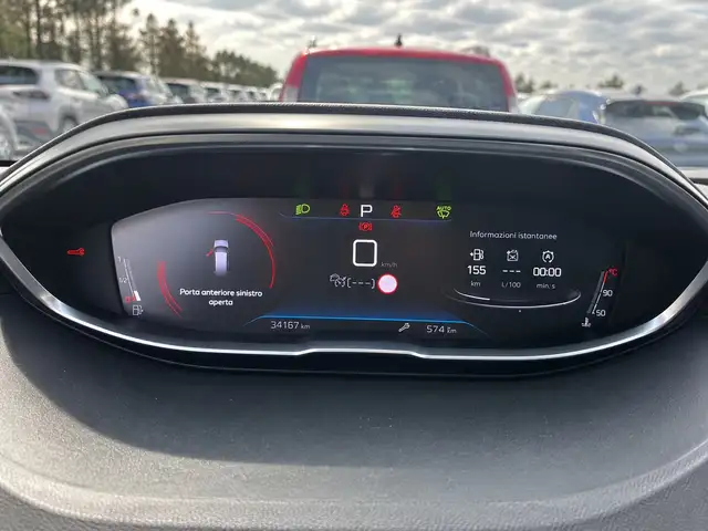 Peugeot 5008 view 3