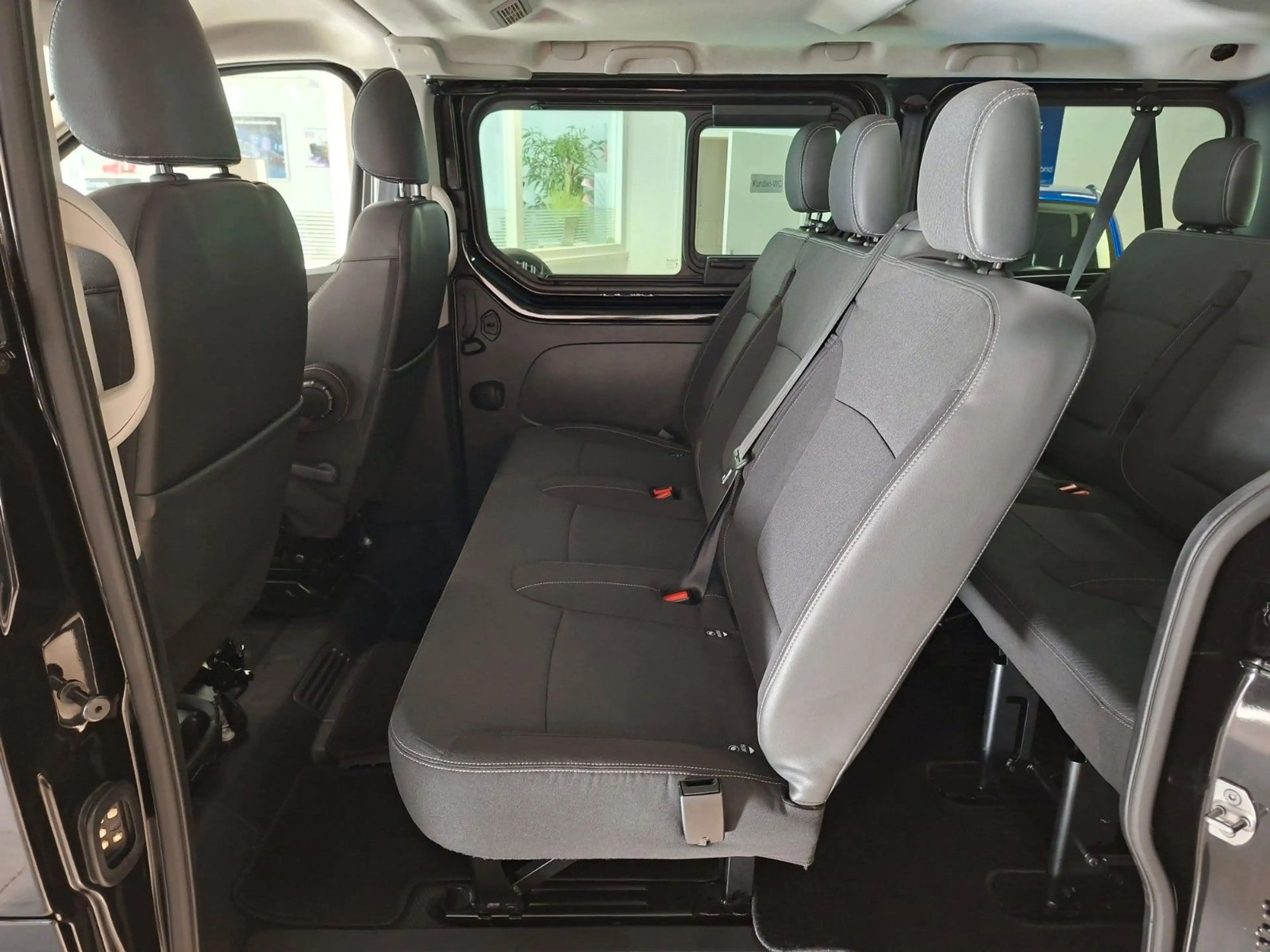 Nissan NV300 Kombi L1H1 2,8t TEKNA — photo 13