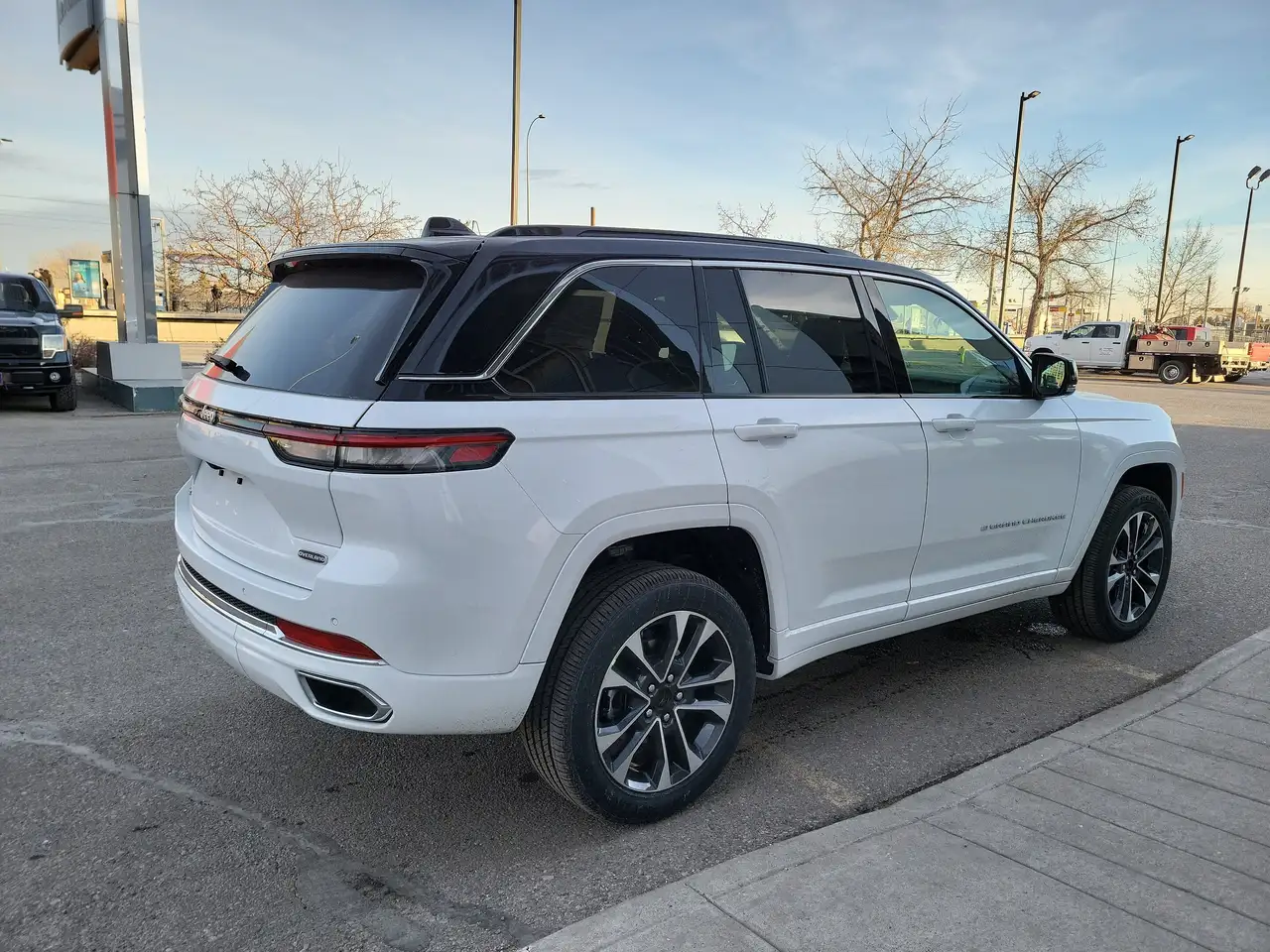 Jeep Grand Cherokee снимка Jeep Grand Cherokee