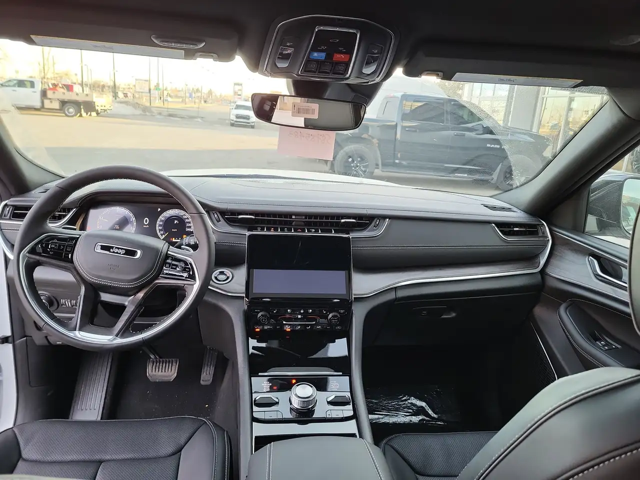 Jeep Grand Cherokee снимка Jeep Grand Cherokee