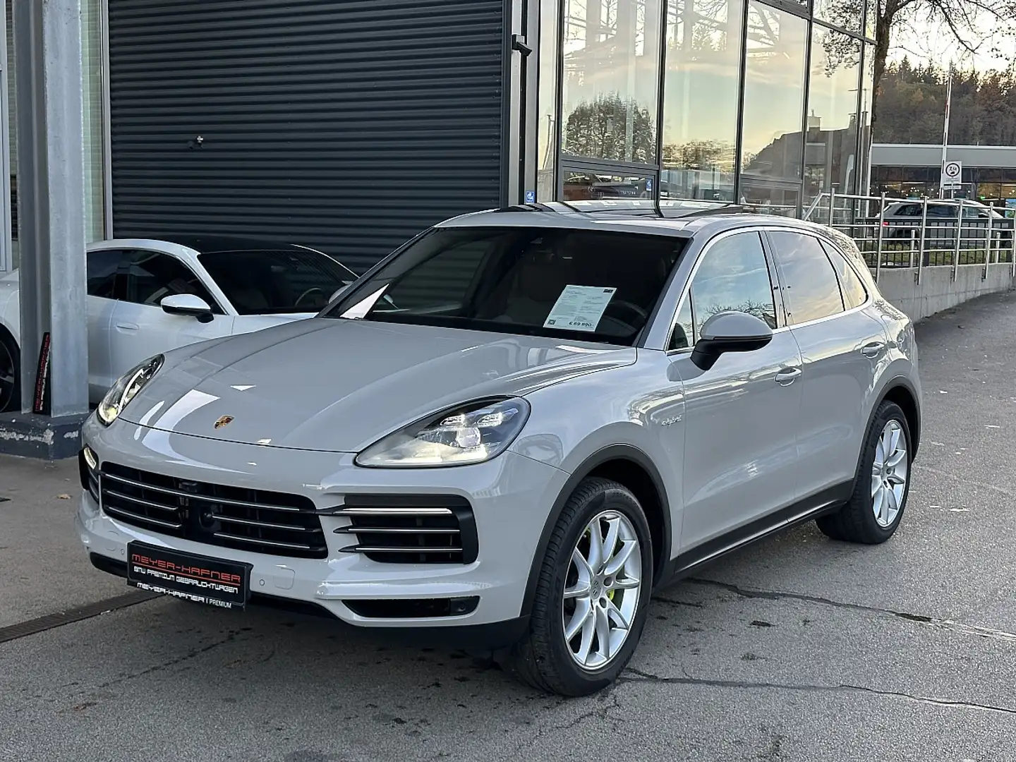 Porsche Cayenne III E-Hybrid Aut. / PANO / AHK / SZL Grau - 1