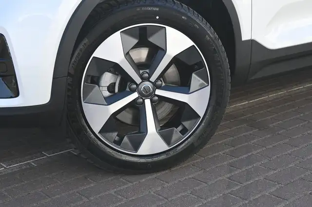 Volvo XC40 view 10