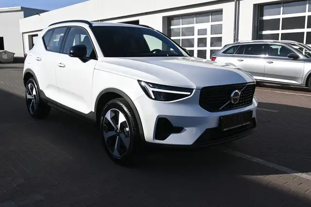 Volvo XC40 view 7