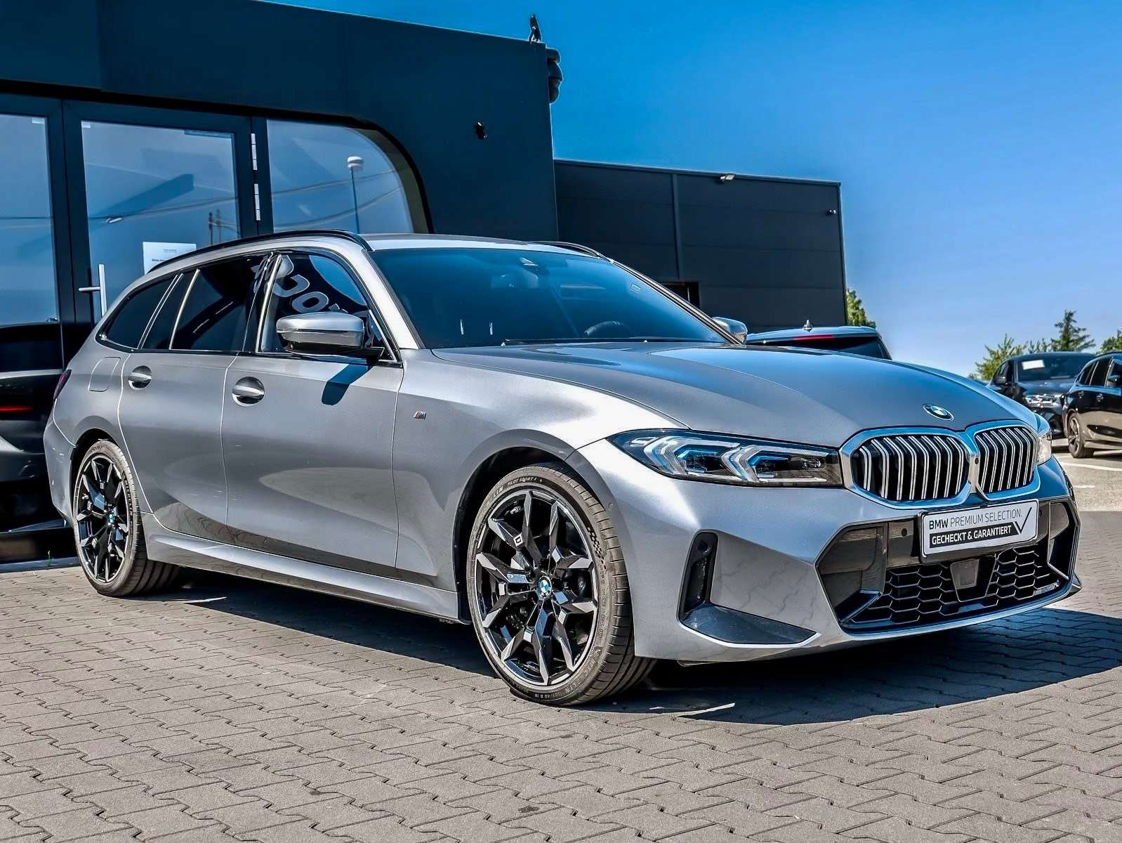 BMW 330