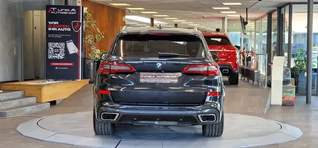 BMW X5 view 8