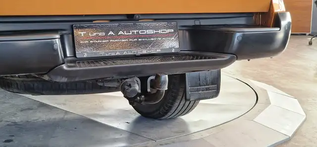 Volkswagen Amarok view 9