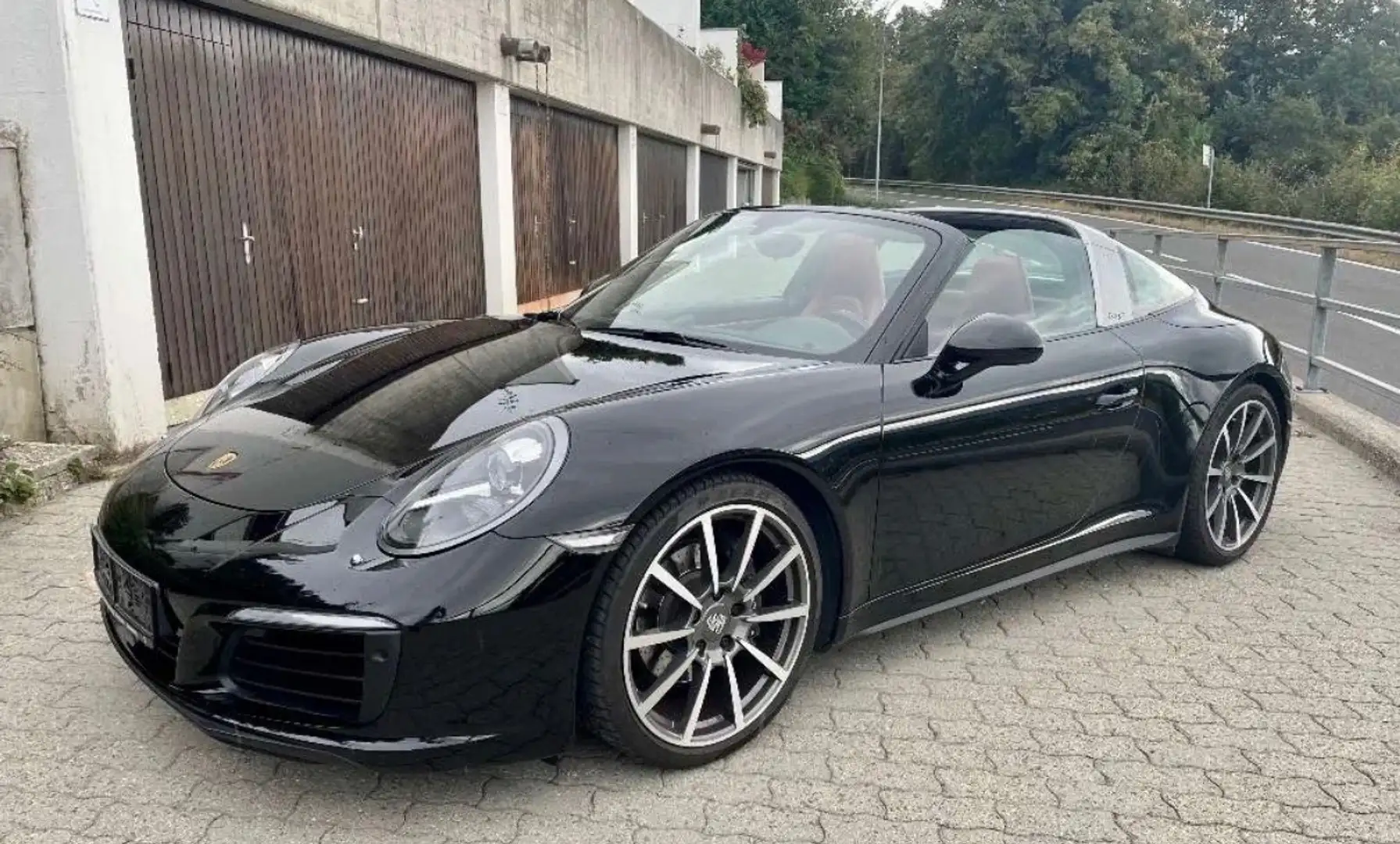 Porsche 911 Targa 4 991.2 Approved Schwarz - 1
