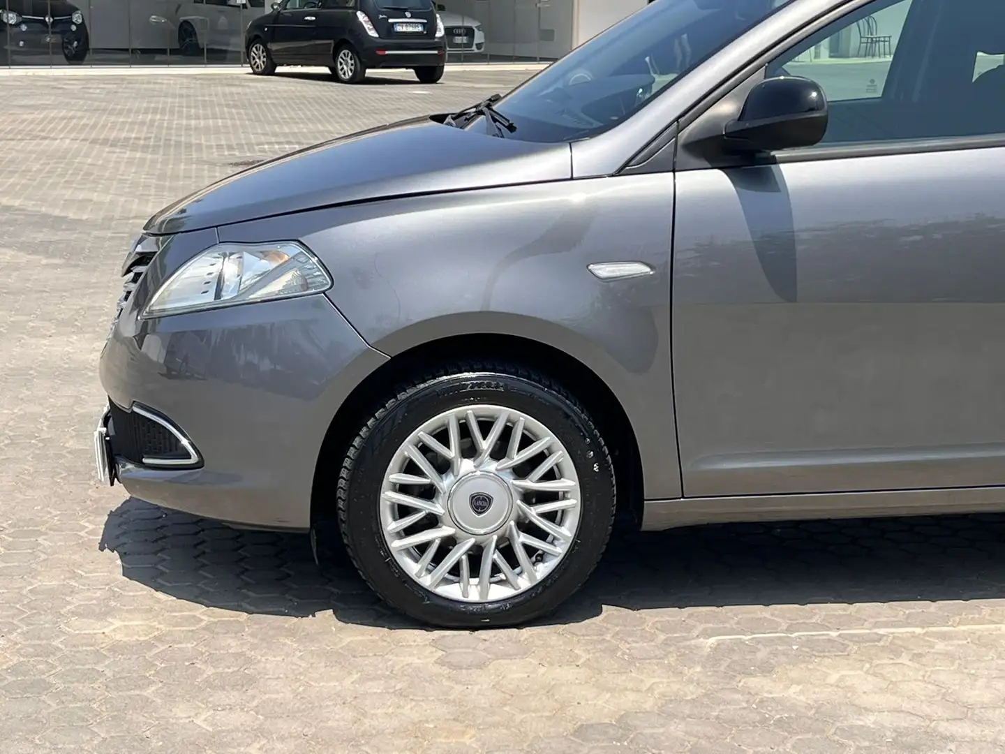 Lancia Ypsilon 1.3 mjt Silver Grigio - 2