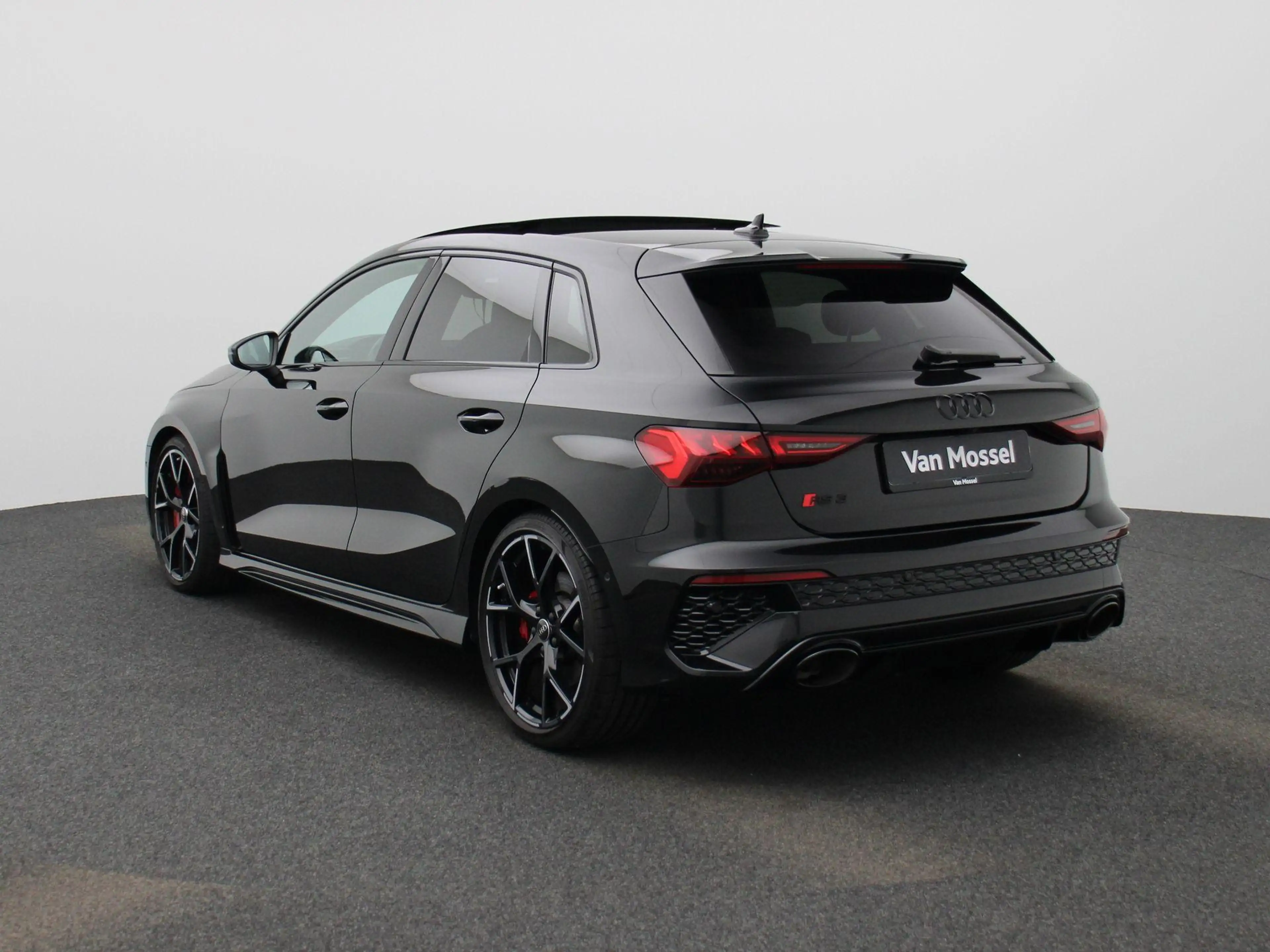 Audi RS3 Sportback 2.5 TFSI RS3 S tronic quattro — photo 2