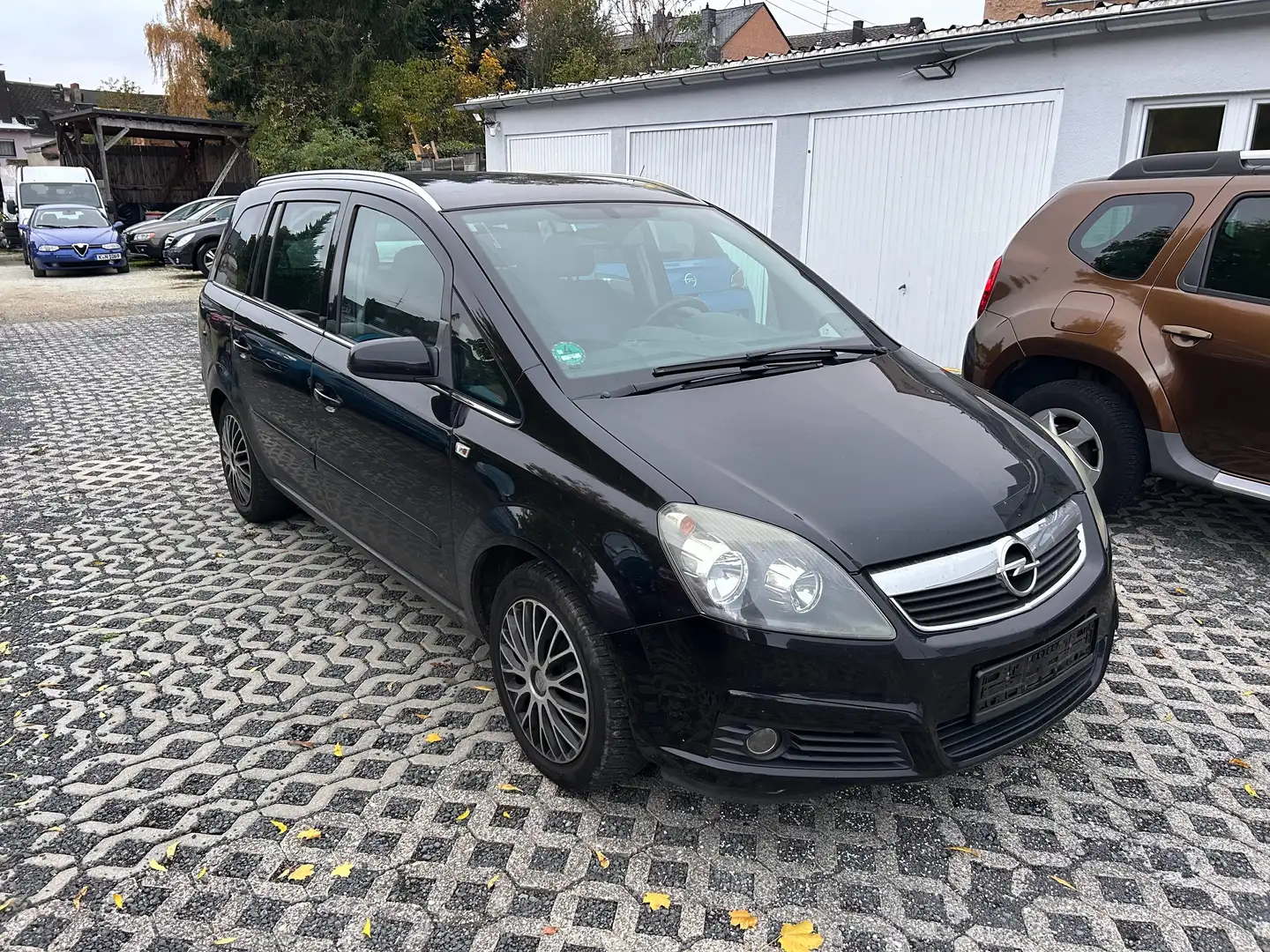 Opel Zafira CATCH ME - Benzin, 7 Sitzer, TÜV 1/27 Noir - 1