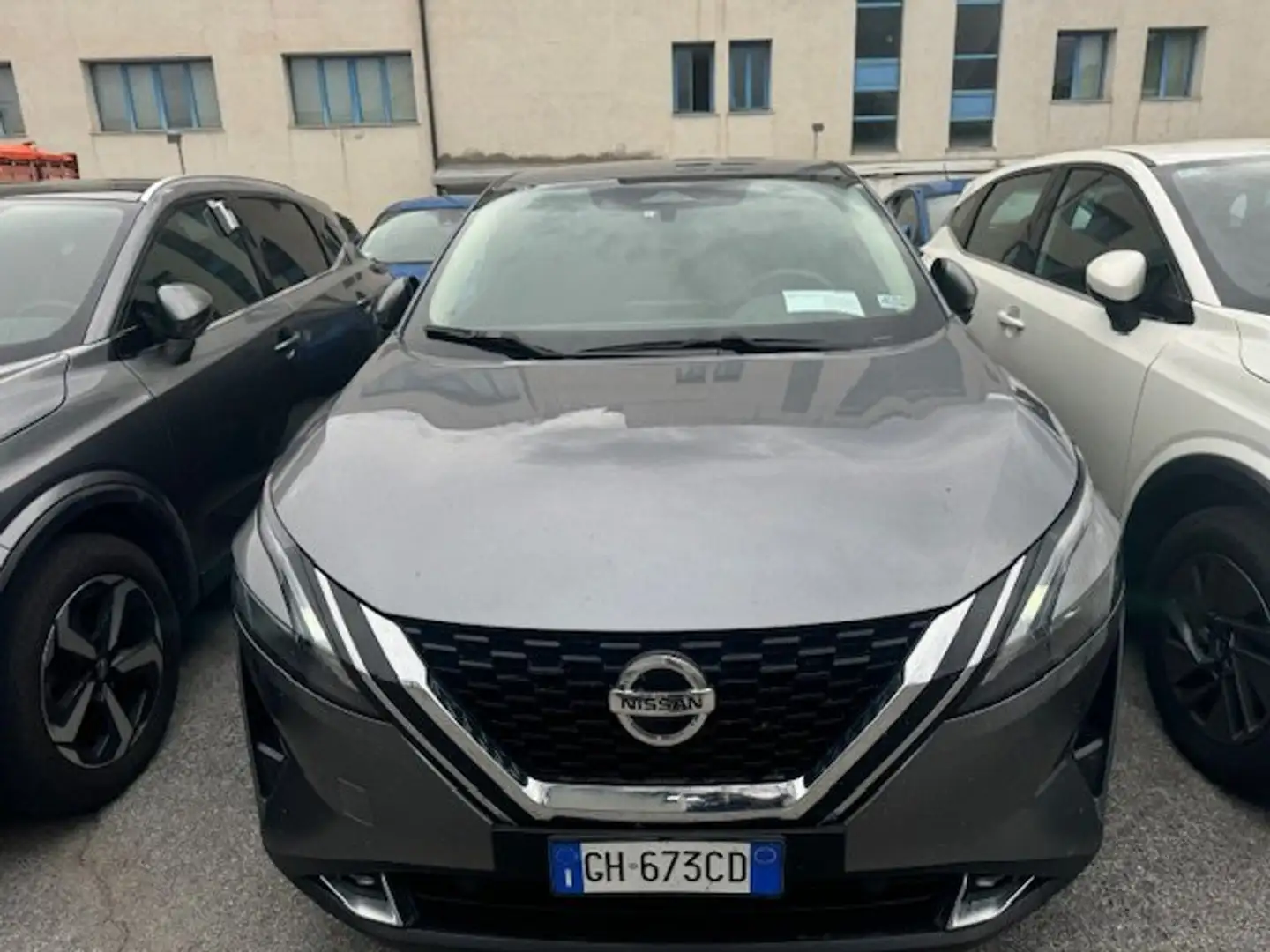 Nissan Qashqai 1.3 Mhev Business 140cv Gris - 2