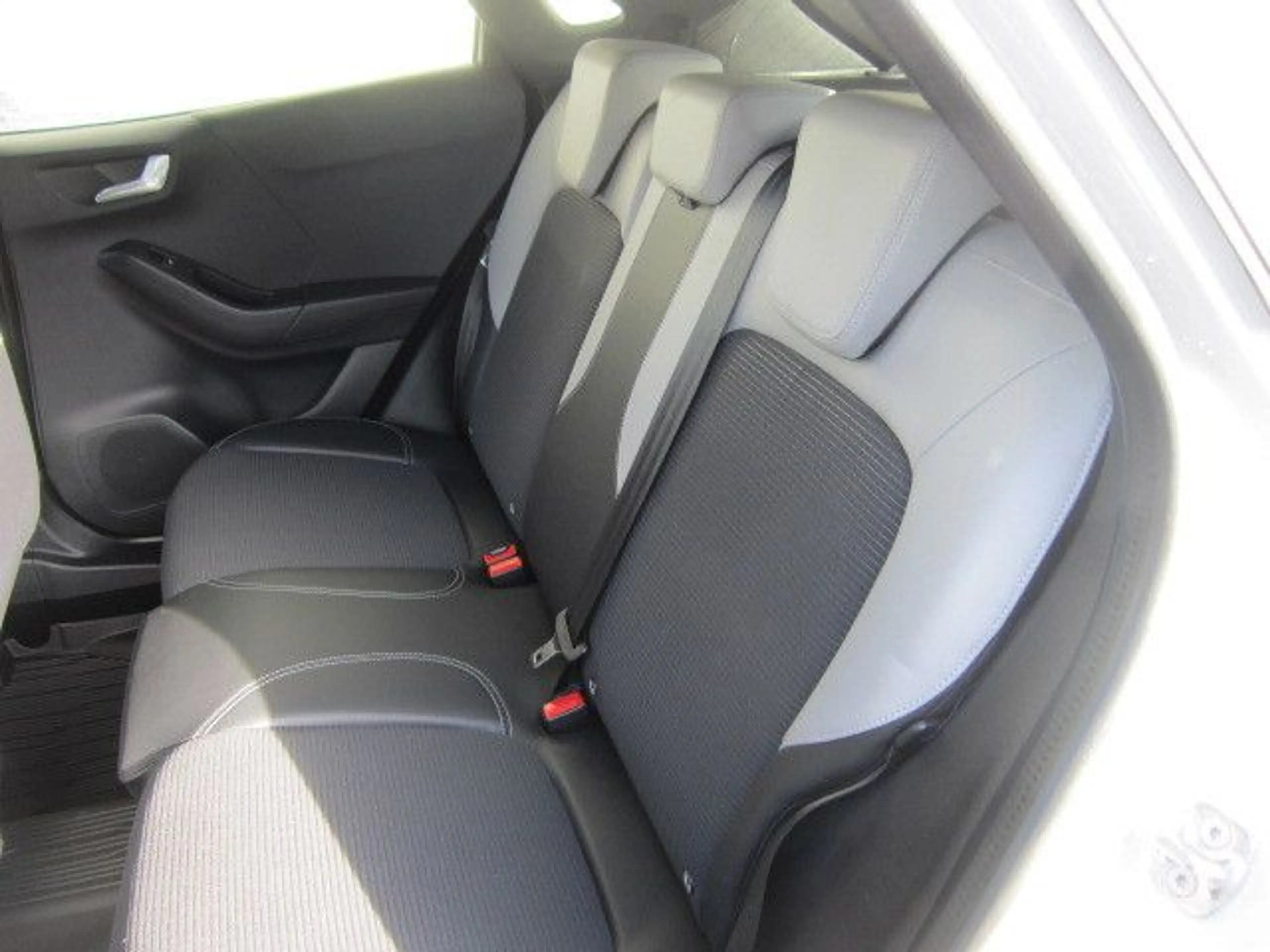 Ford Puma Sound Edition, 1.Hand FGS 5 Jahre 100000 KM — photo 7