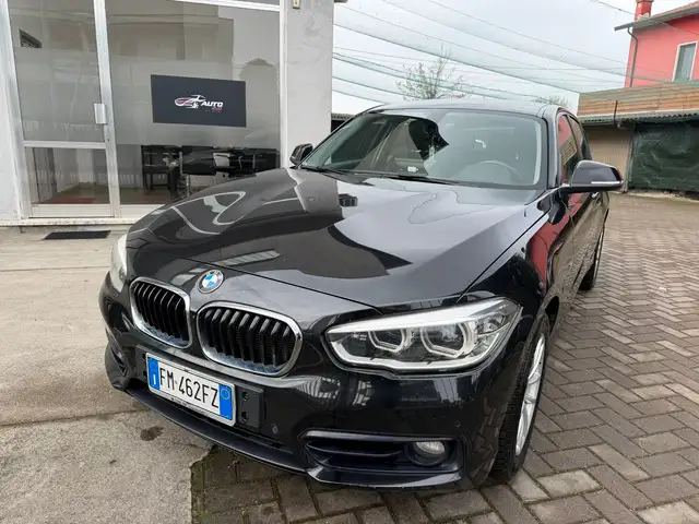 BMW 118 118d Sport 5p auto