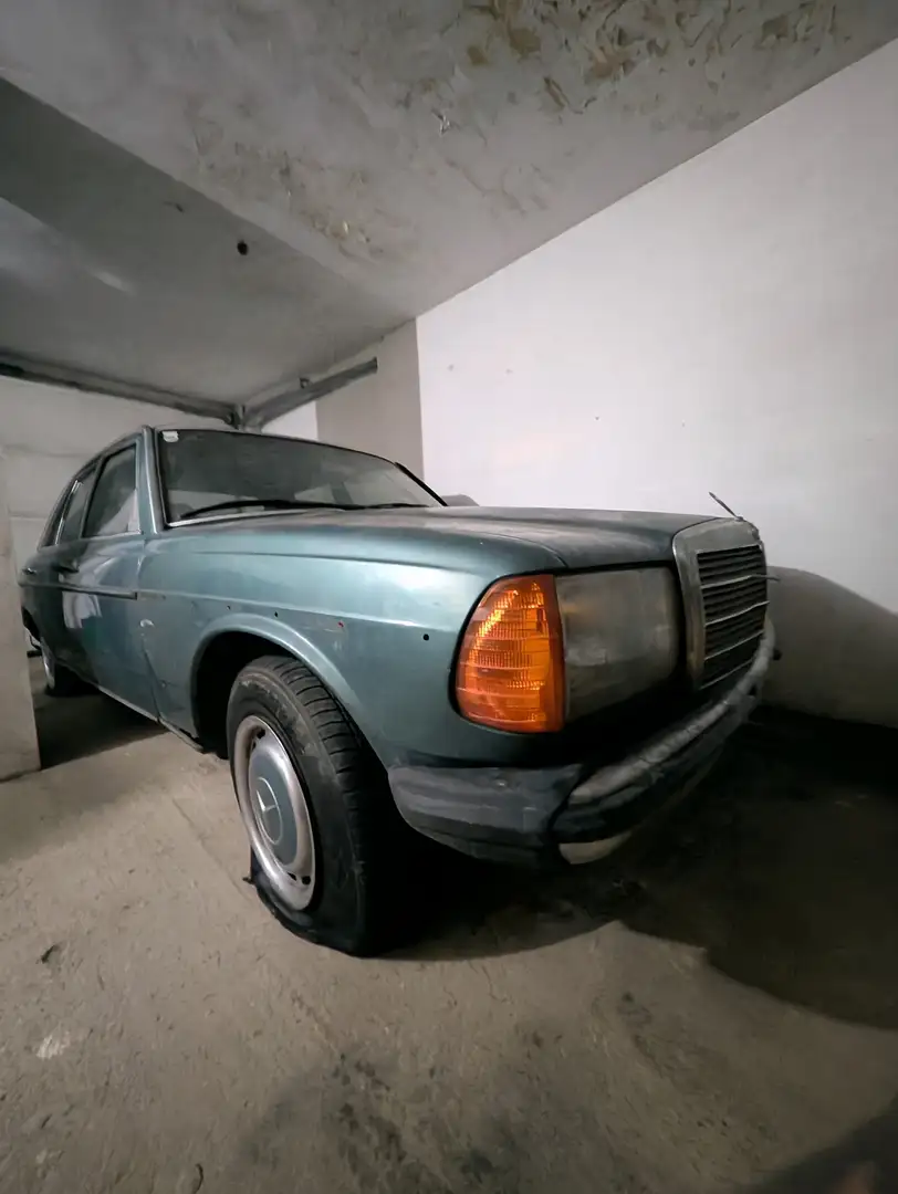 Mercedes-Benz E 200 Garagen-Fund.    D W123 - 2