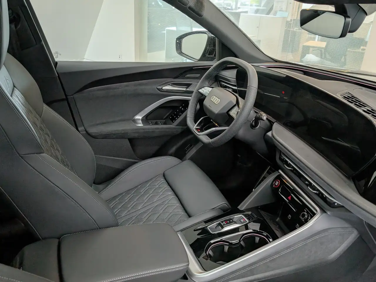 Audi SQ5 снимка Audi SQ5