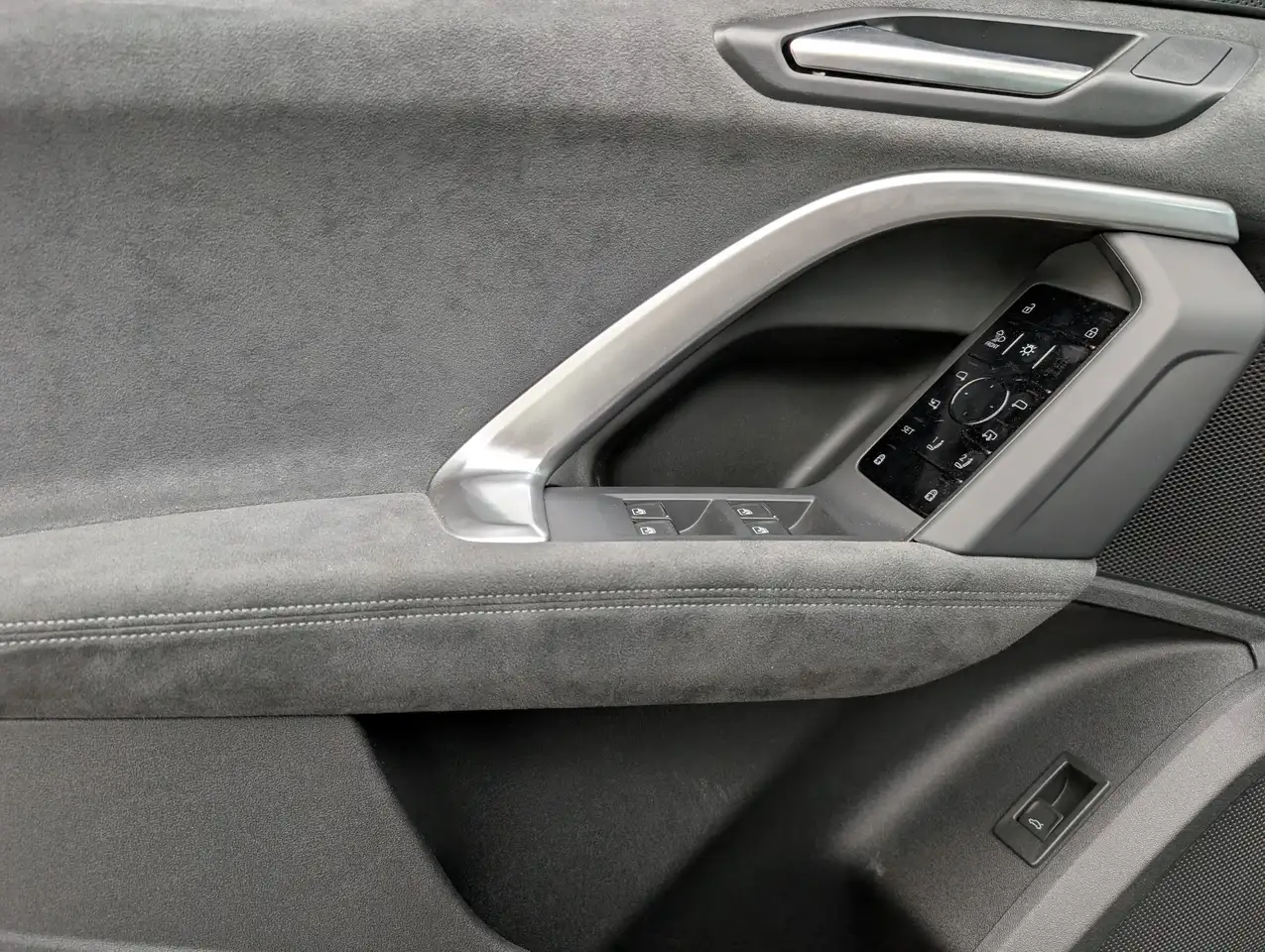 Audi SQ5 снимка Audi SQ5