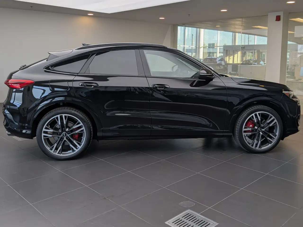 Audi SQ5 снимка Audi SQ5
