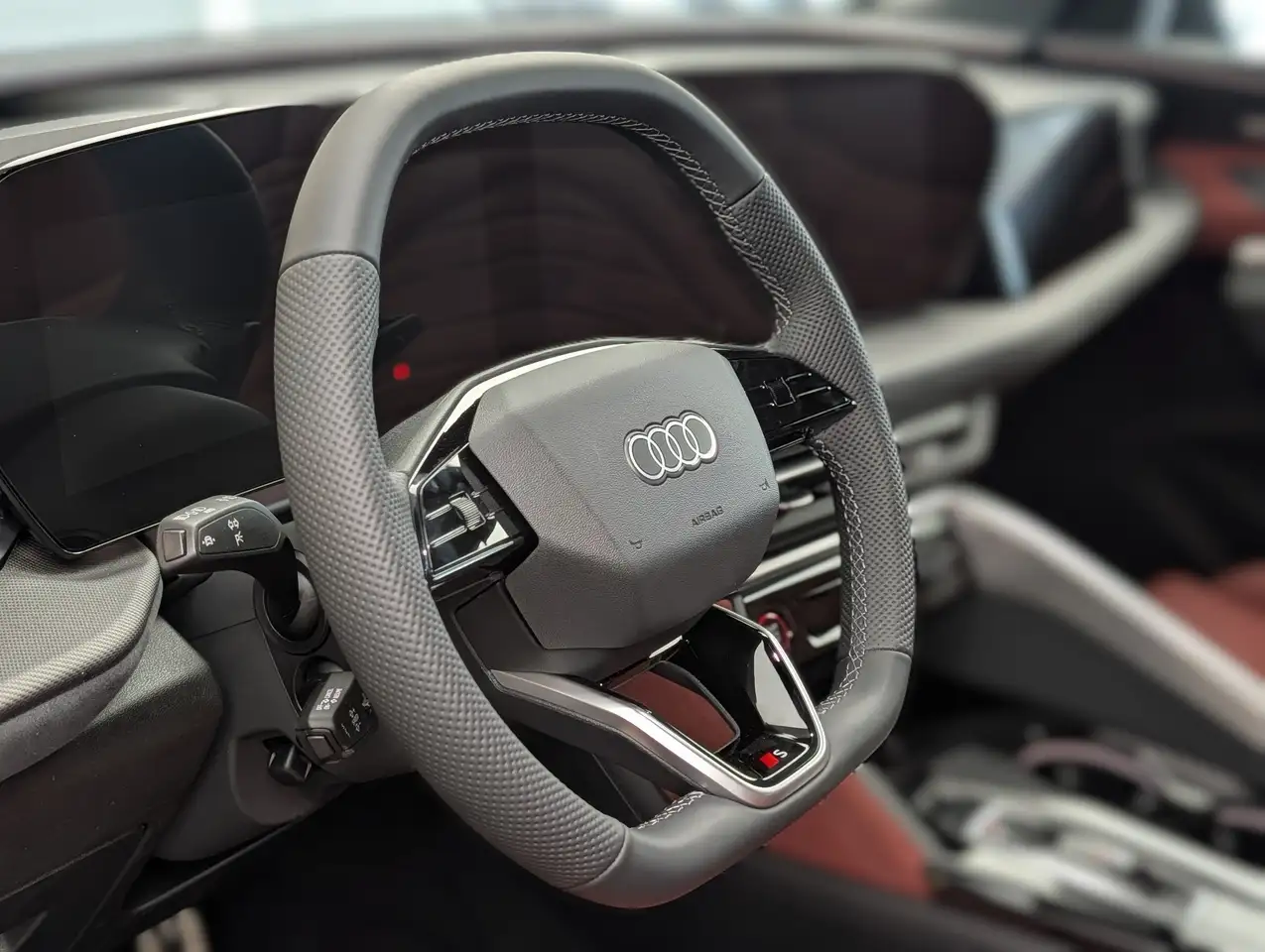 Audi SQ5 снимка Audi SQ5